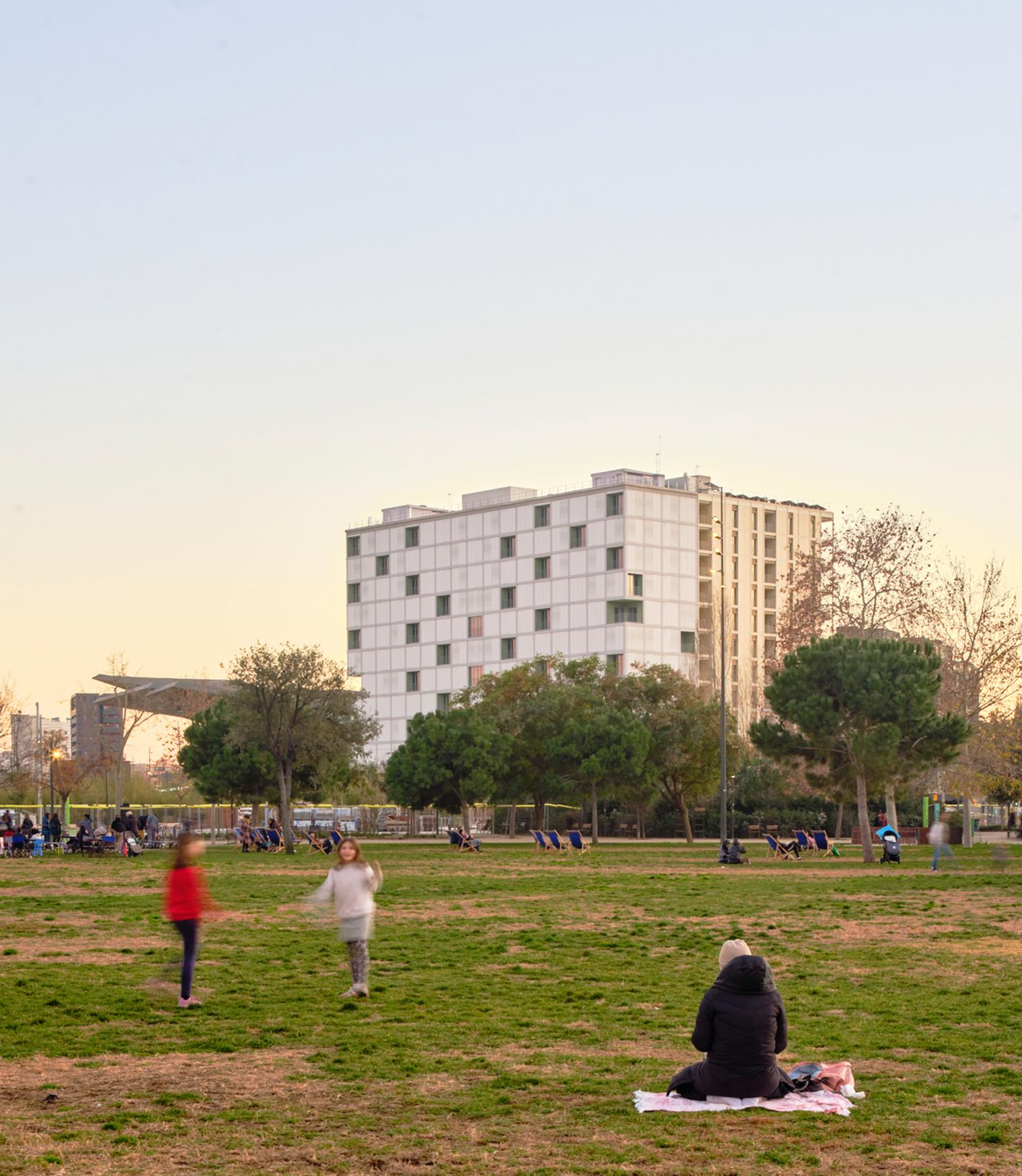 60 social housing units: Building D at Illa Glòries in Barcelona