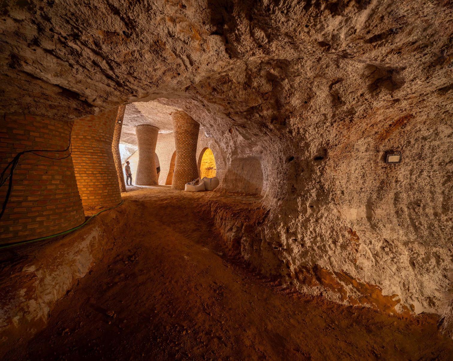 Stabilization of the urban anthropic cave system in Tomelloso