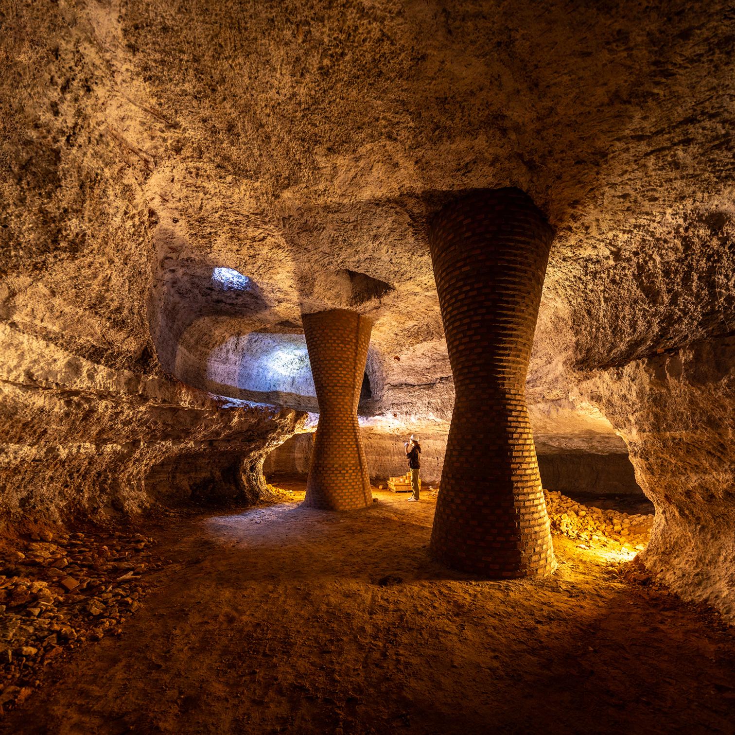 Stabilization of the urban anthropic cave system in Tomelloso
