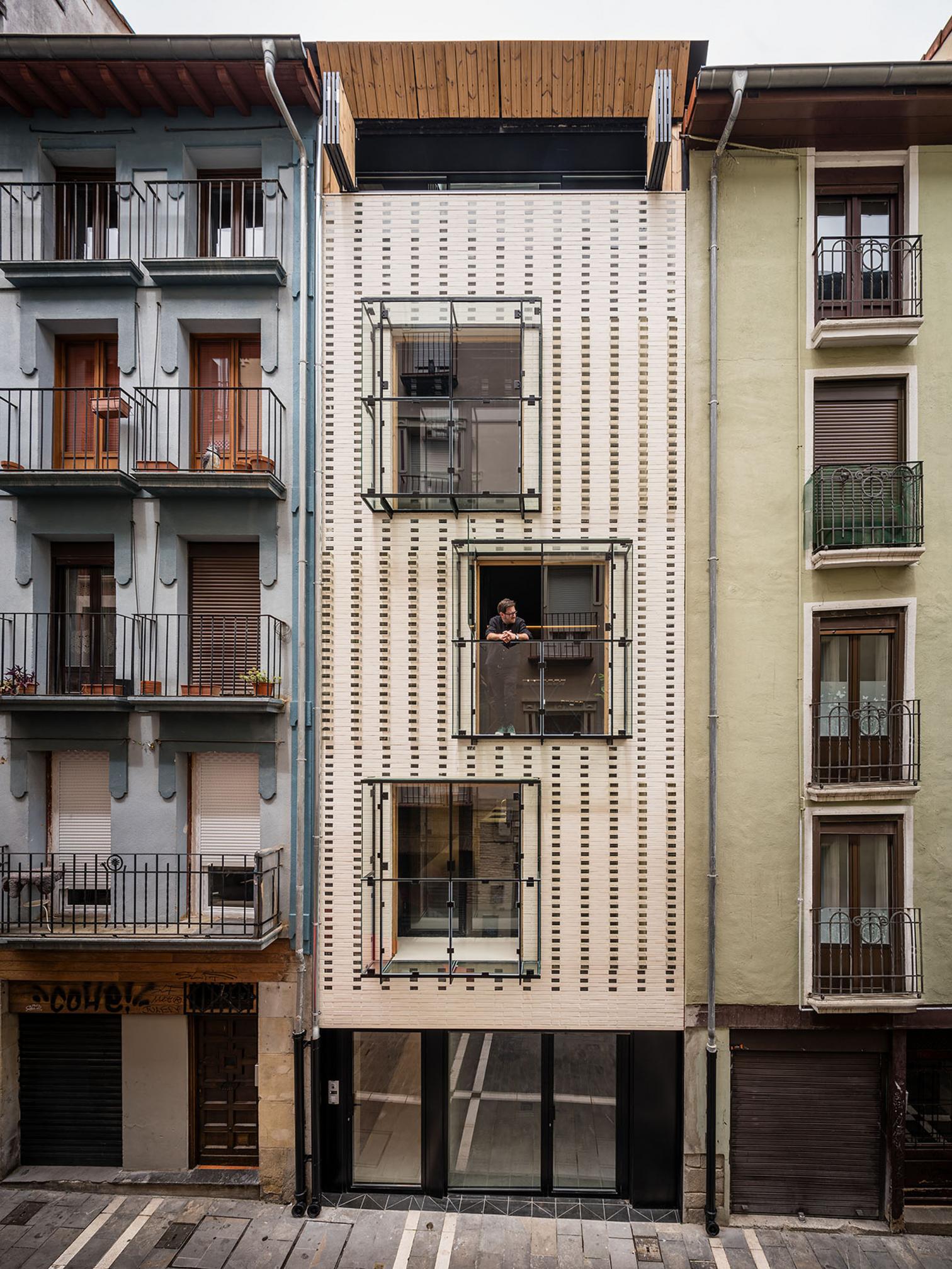 Homes on Calle Tejería in Pamplona