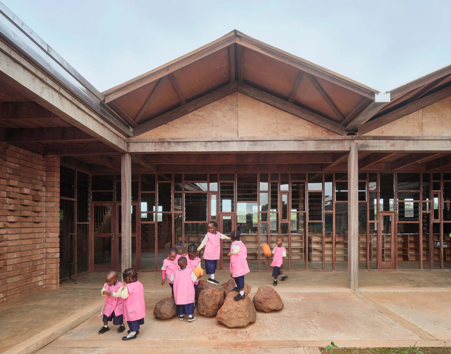 African Flow kindergarten in Soa