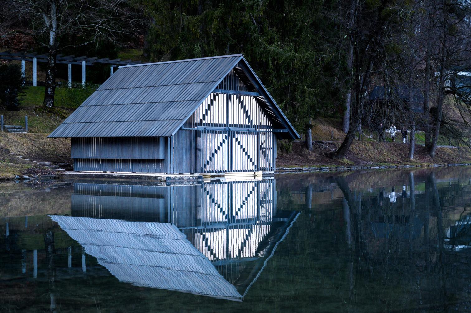 Cobertizo para embarcaciones Zaka en el lago Bled