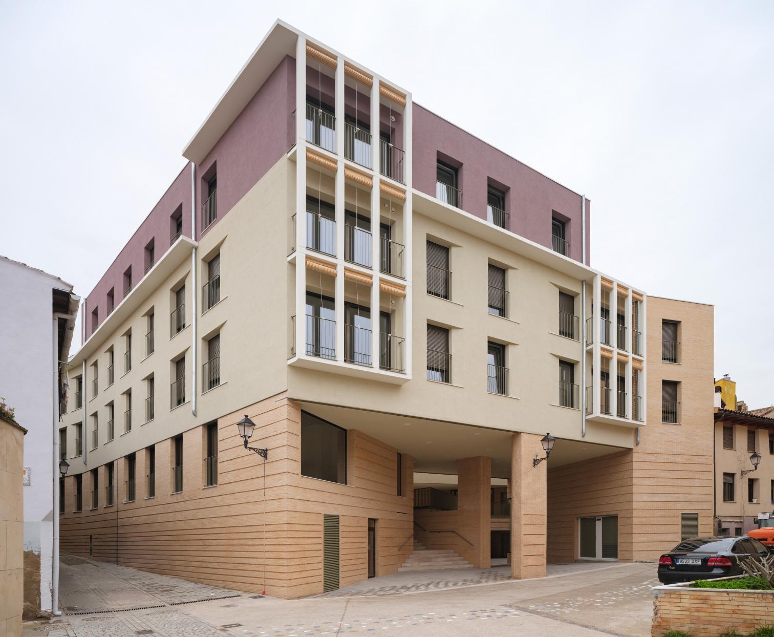24 homes in the Horno de Coscolín of Tudela