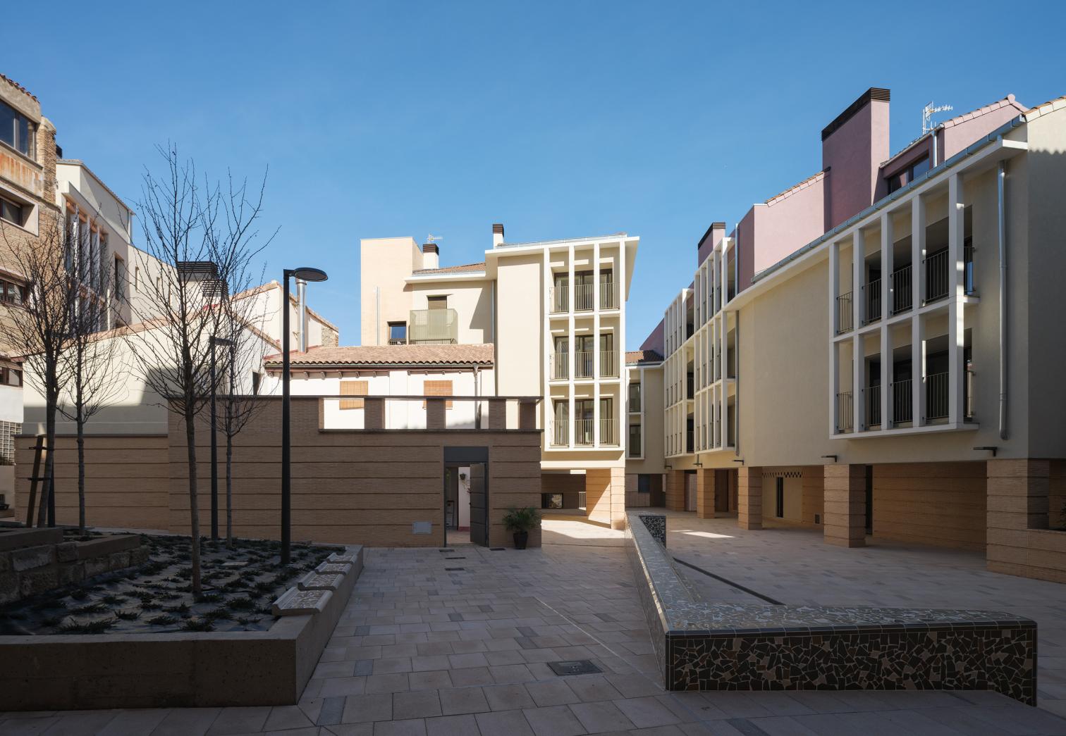 24 homes in the Horno de Coscolín of Tudela