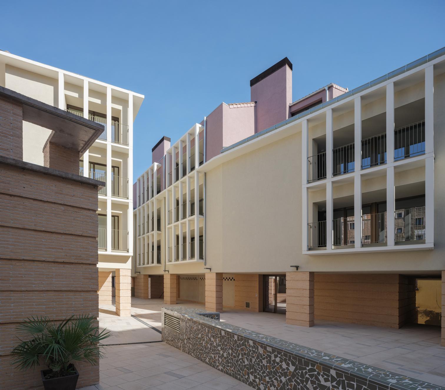 24 homes in the Horno de Coscolín of Tudela