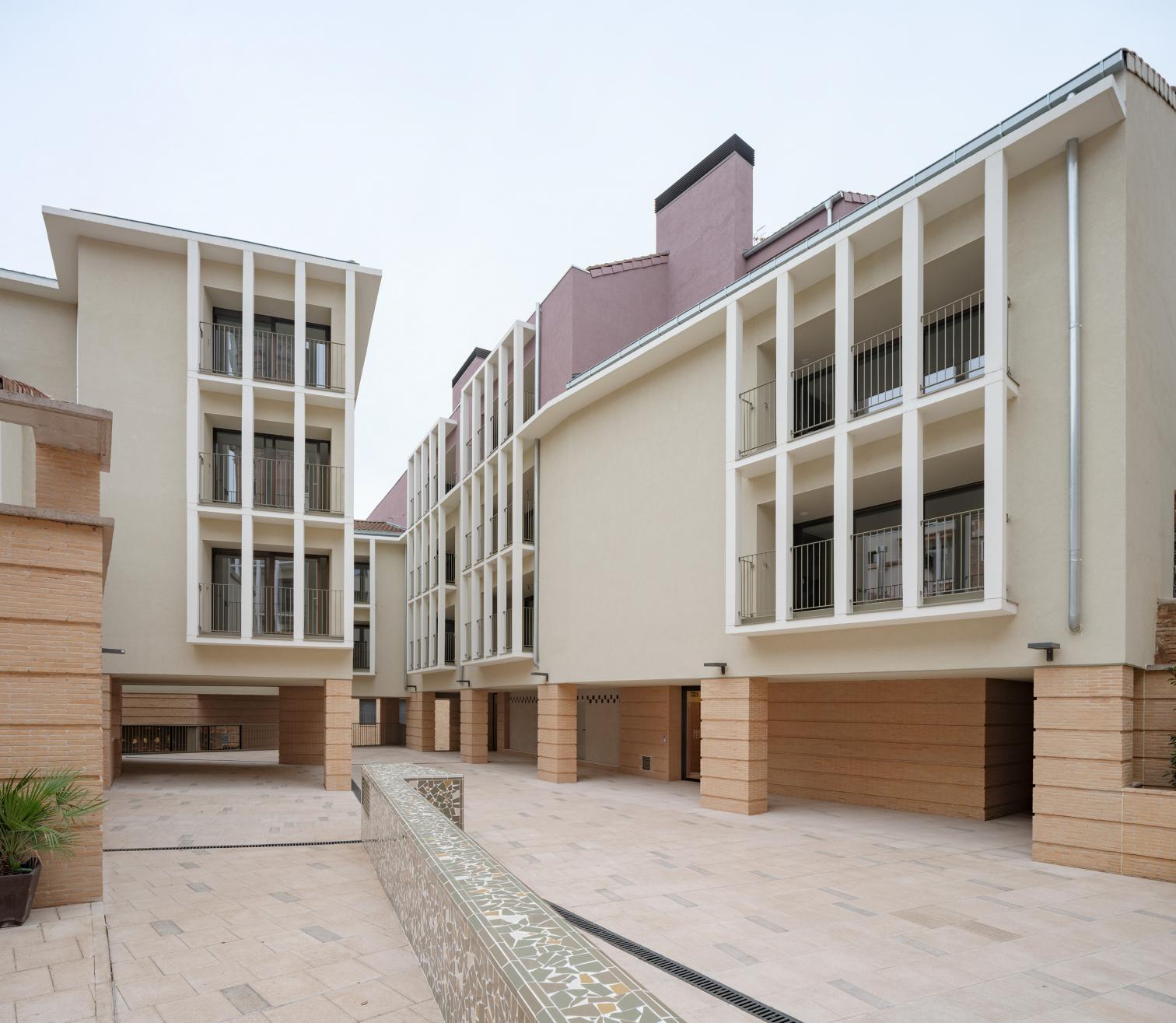 24 homes in the Horno de Coscolín of Tudela