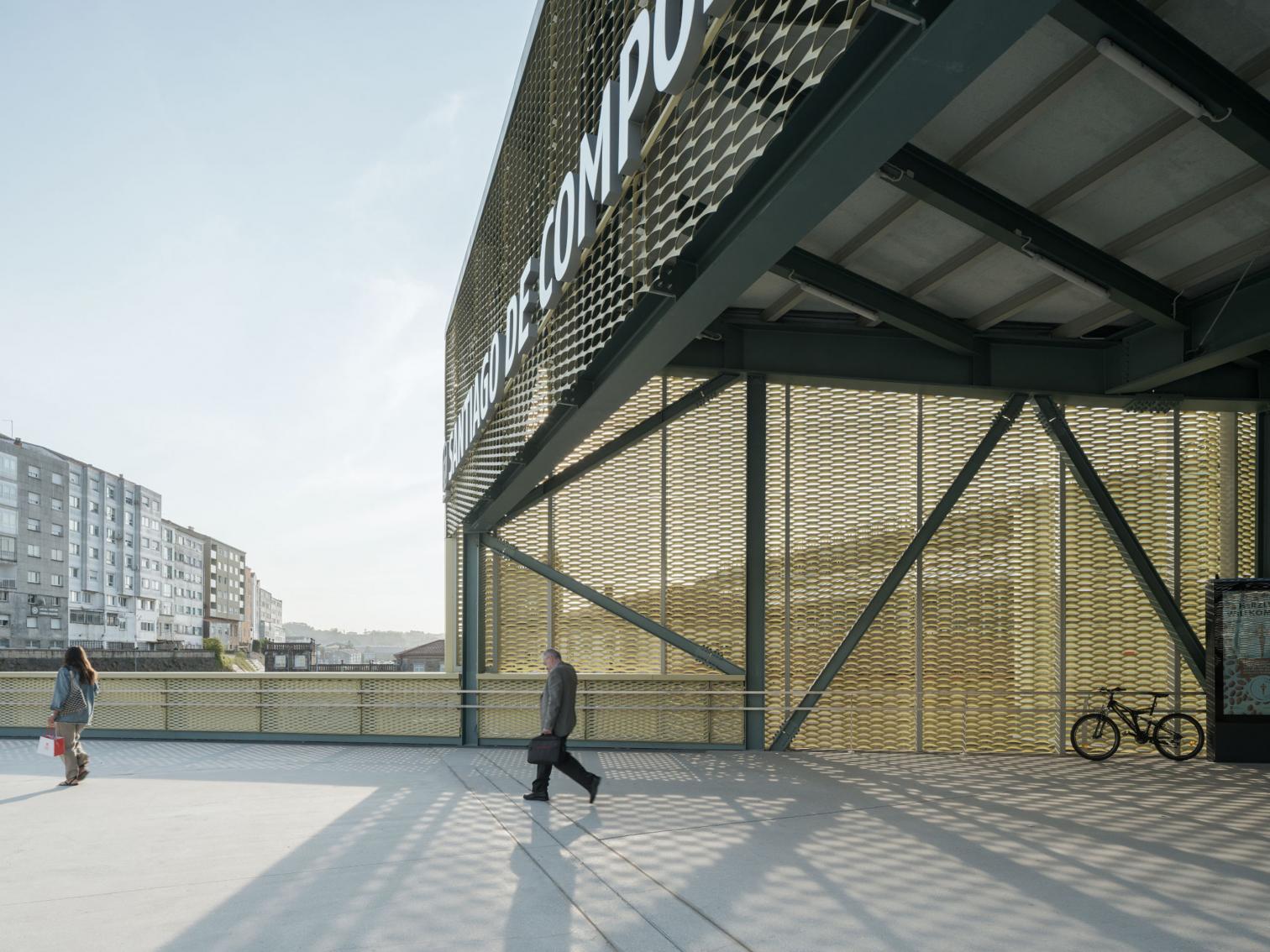 Estación de AVE y pasarela peatonal, Santiago de Compostela