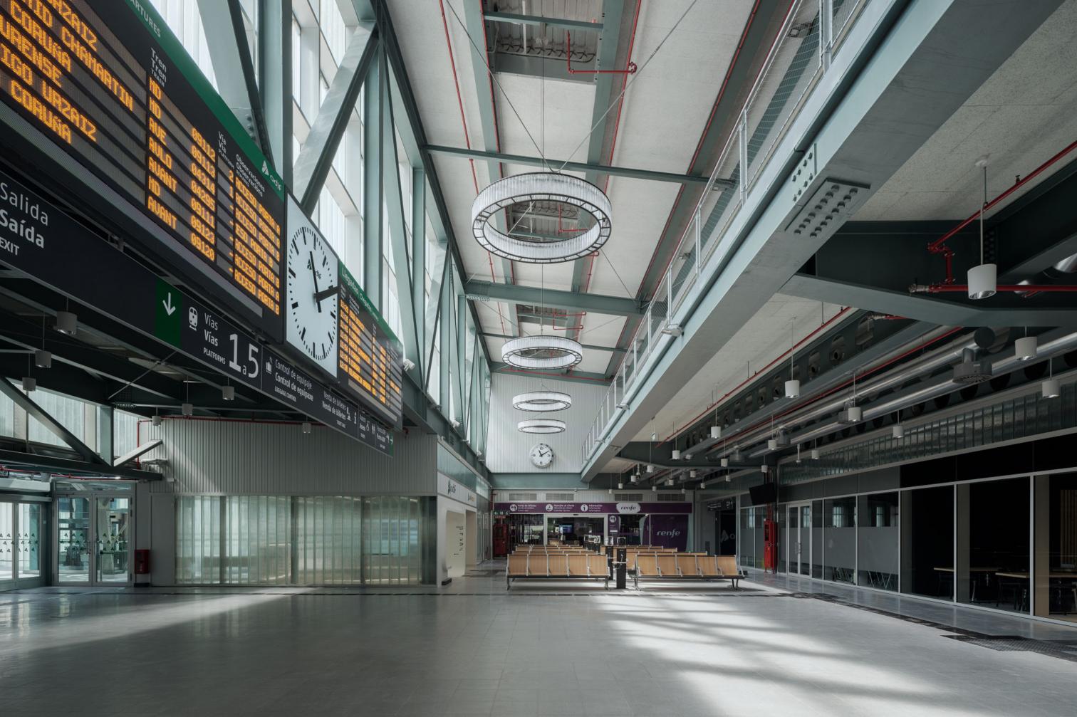 Estación de AVE y pasarela peatonal, Santiago de Compostela