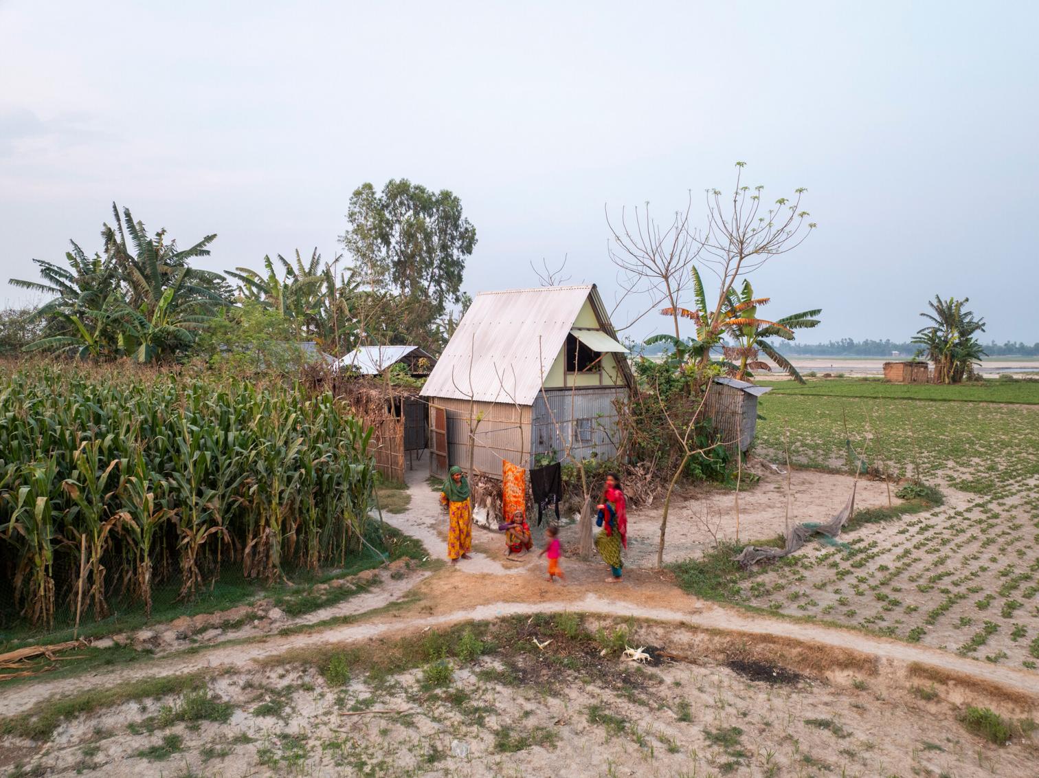 Estructuras modulares Khudi Bari