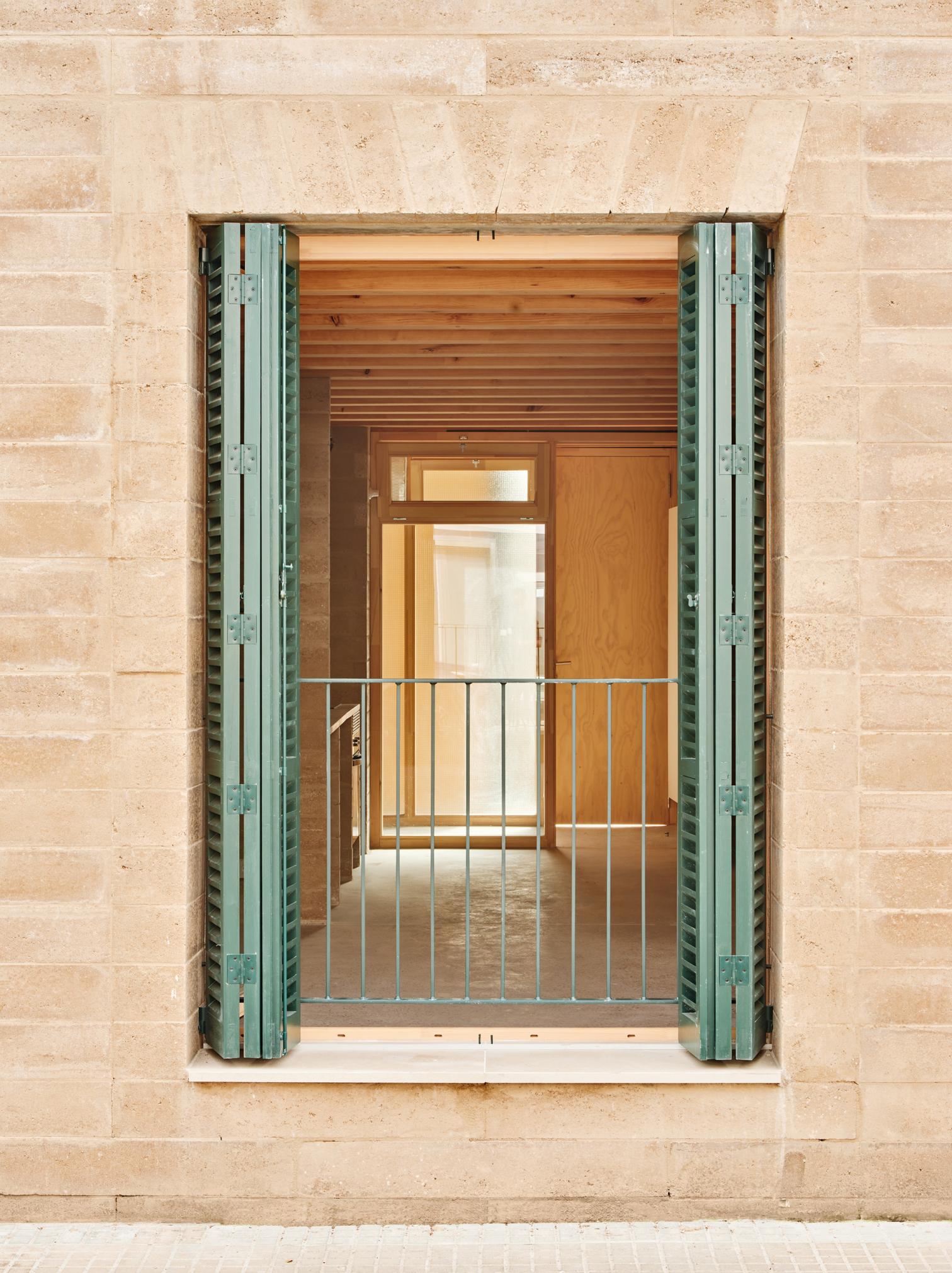 30+8 social housing units on Josep Togores in Palma de Mallorca