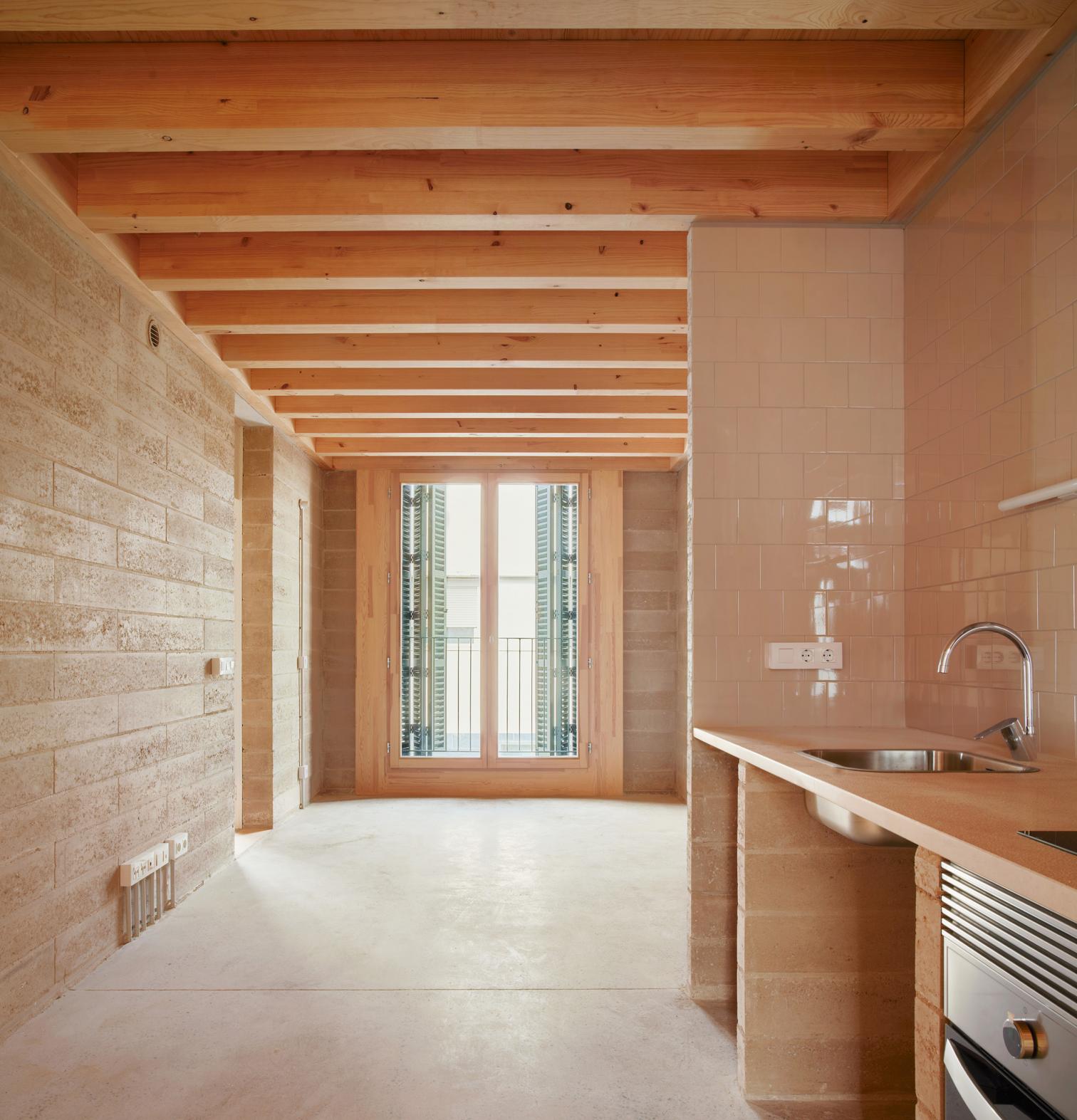 30+8 social housing units on Josep Togores in Palma de Mallorca