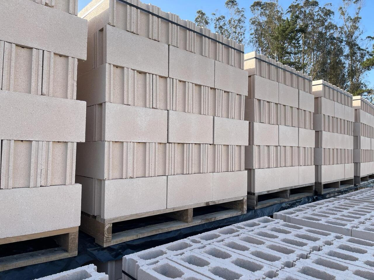 Bloques y prefabricados de hormigón en la construcción moderna. Imágenes: cortesía Francisco Ferrol