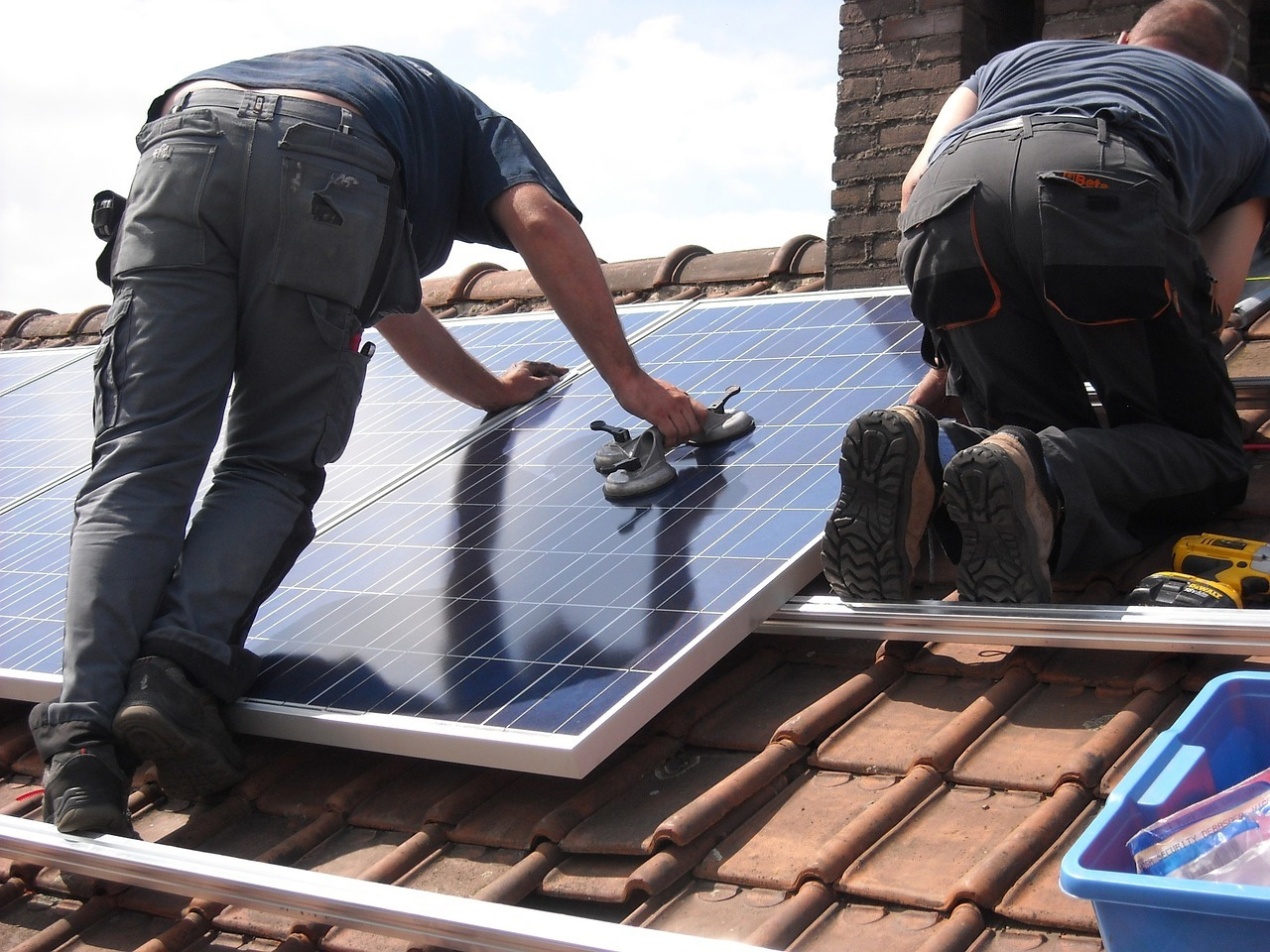 Aerotermia o placas solares en la vivienda. Imagen: cortesía Eligenio