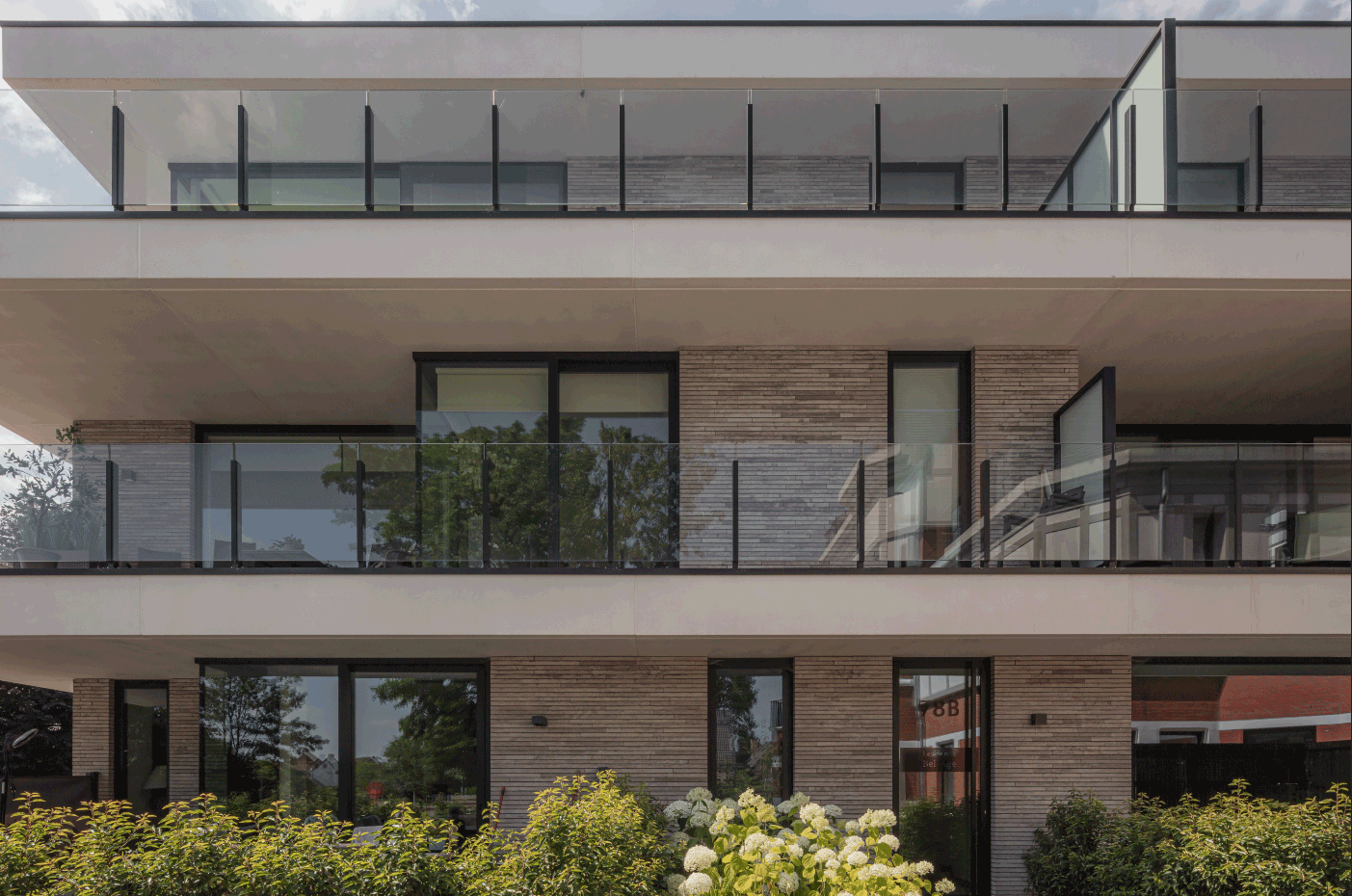 Hueco Perfecto Industrializado de Deceuninck: cerramiento de alto rendimiento con estética y precisión para la arquitectura contemporánea