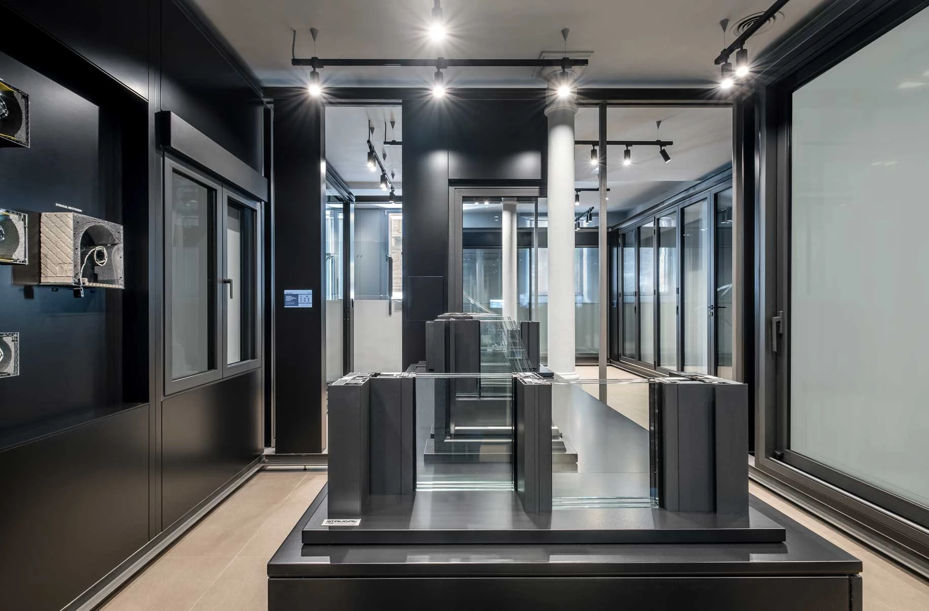 Strugal Gallery en Barcelona. Imágenes: cortesía Strugal
