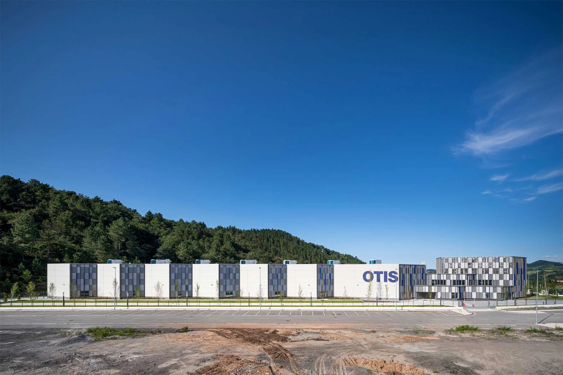 Líderes en sostenibilidad, las fábricas de Otis en España. Imágenes cortesía: Otis