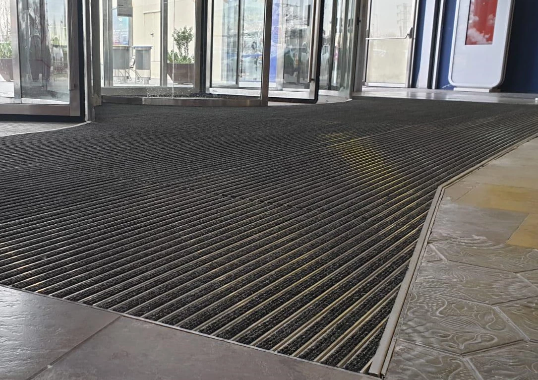 Sistemas de alfombras de entrada de alta calidad, EMCO. Imágenes: cortesía EMCO